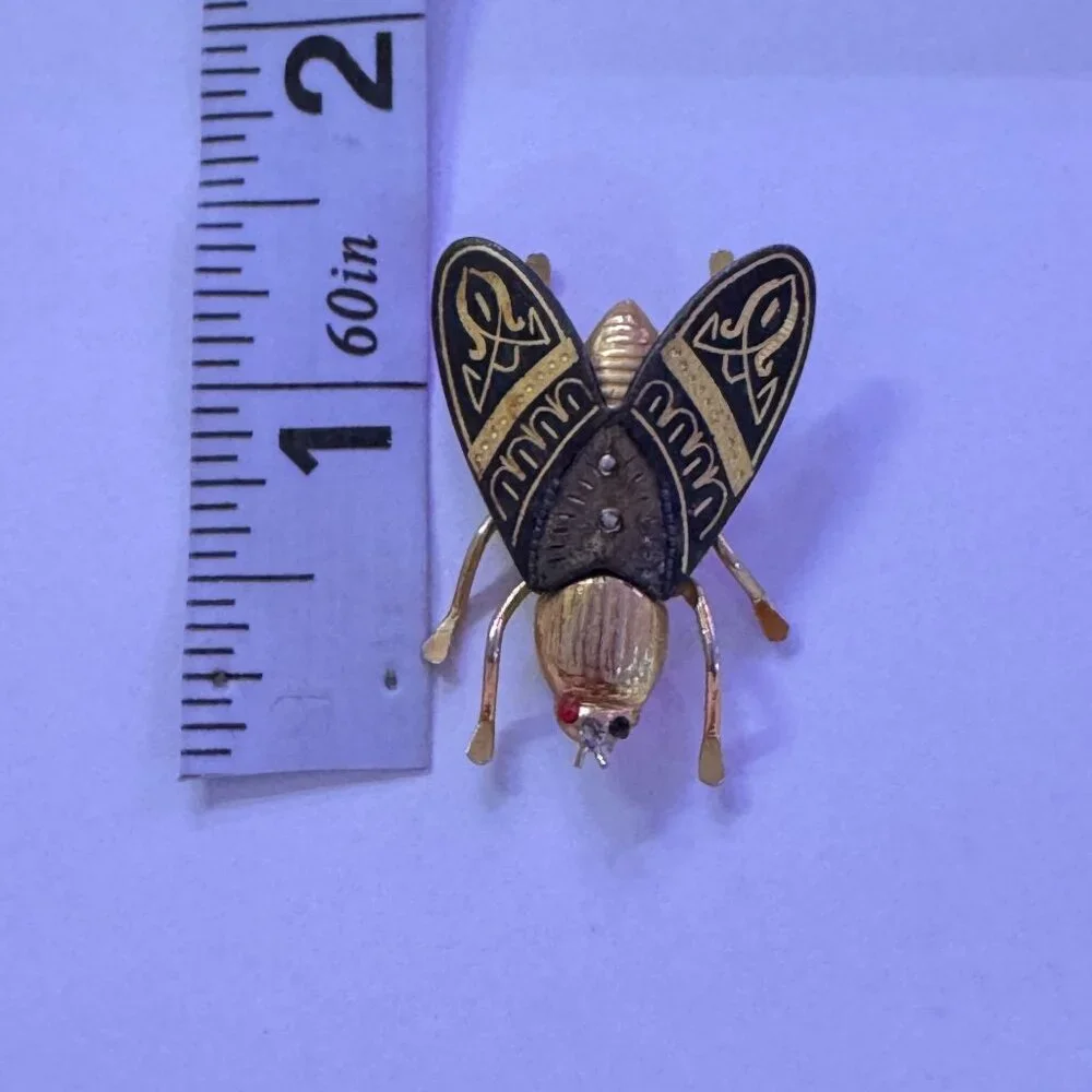 Vtg 70s Insect Brooch/Pin Gold Tone Black Enamel Wings Geometric Pattern Wings - Picture 7 of 7